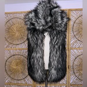 Sunday Best Aritzia Smoky Grey Black Faux Fur Vest Pockets XS